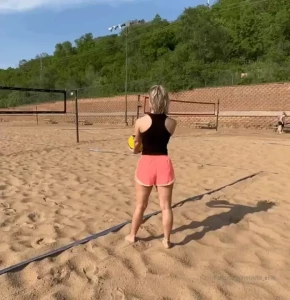 Ellie 👱🏼‍♀️ [ hotwife_ellie ] Onlyfans leaked video 18273303 on Hotleaks.tv