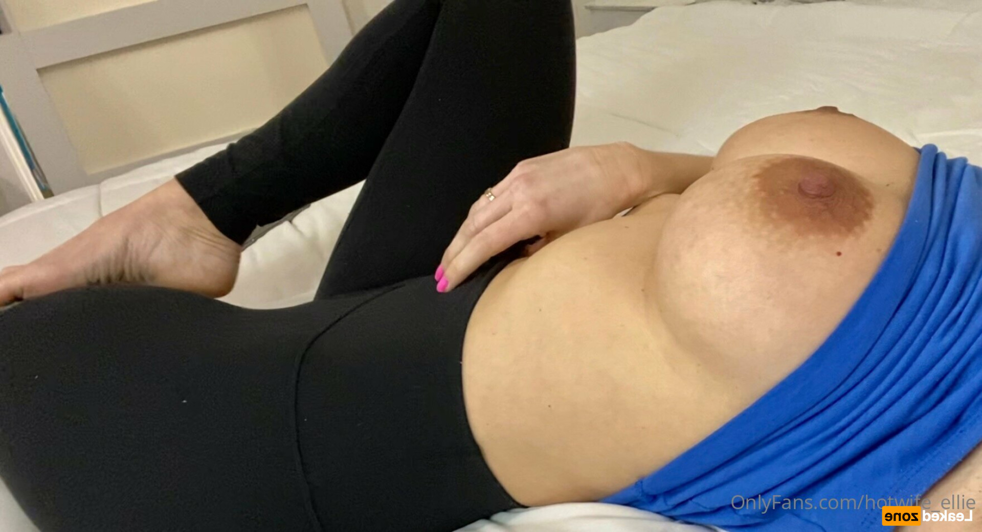 Ellie 👱🏼‍♀️ [ hotwife_ellie ] Onlyfans leaked photo 16661840 on Hotleaks.tv