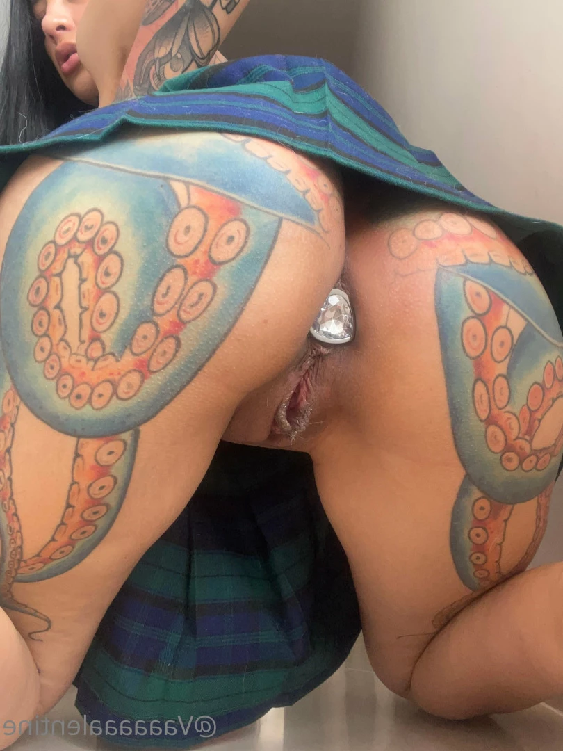 valentinee [ iamvaleeentine ] Onlyfans leaked photo 5739394 on Hotleaks.tv