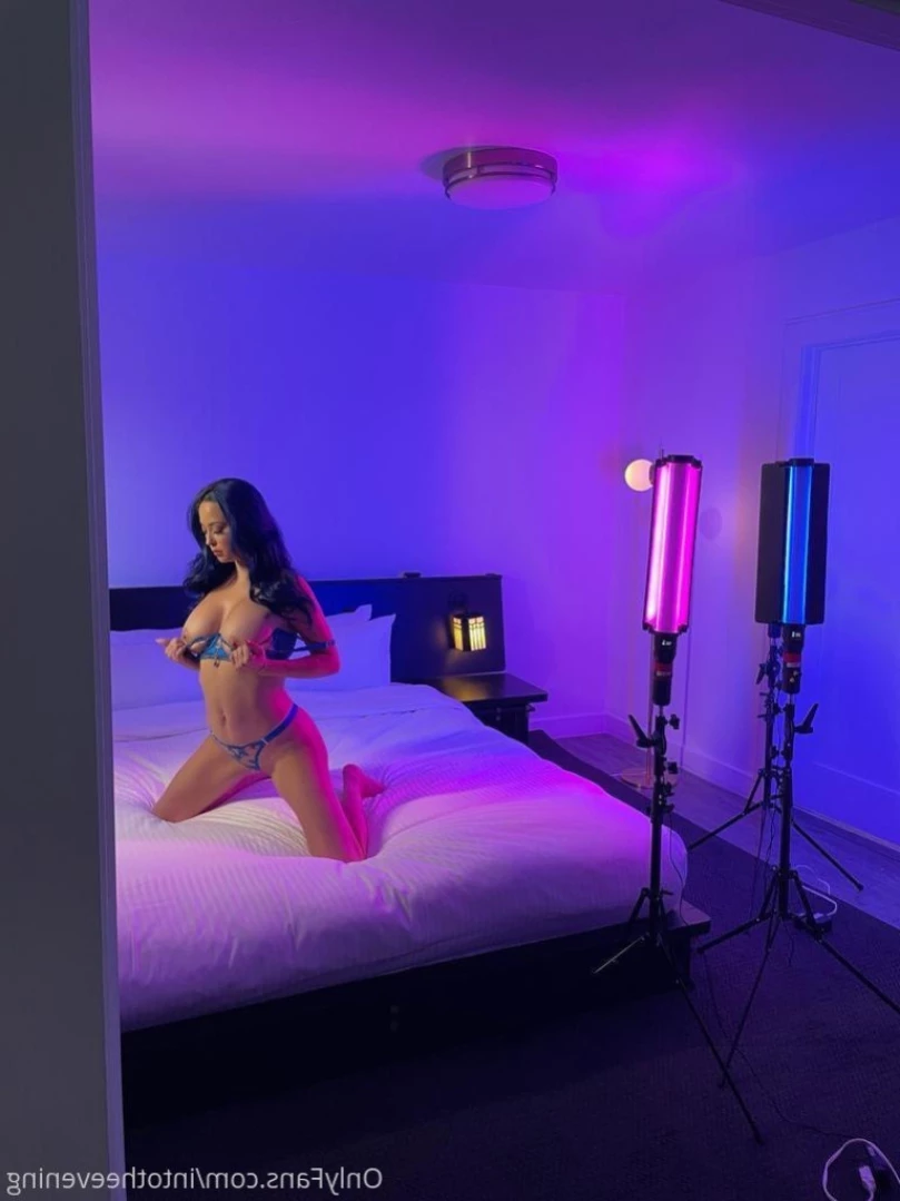 ⭐️ E V E ⭐️ M A R L O W E ⭐️ [ evemarlowe ] Onlyfans leaked photo 11808242 on Hotleaks.tv