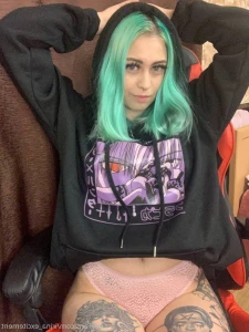 5575890