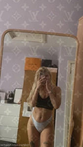 5585838