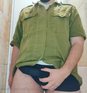 5764022