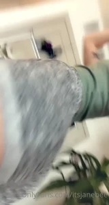 10574604