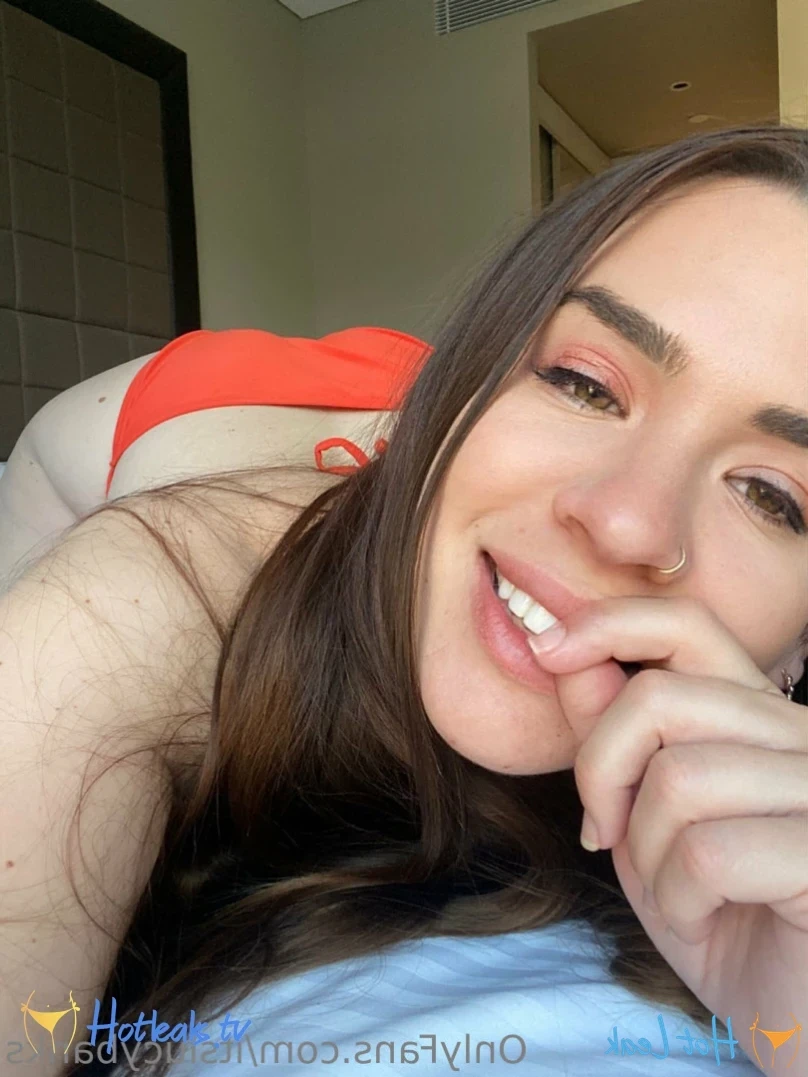 itslucybanks Onlyfans leaked photo 11143006 on Hotleaks.tv