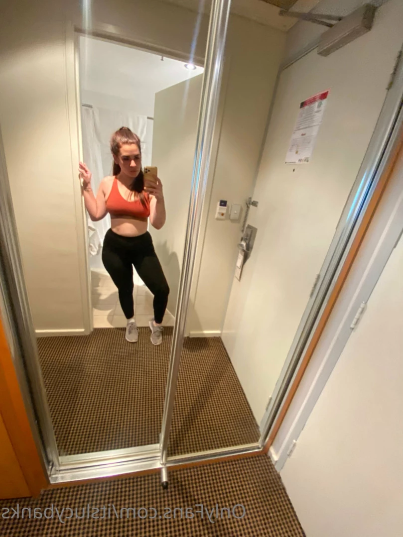itslucybanks Onlyfans leaked photo 11825084 on Hotleaks.tv