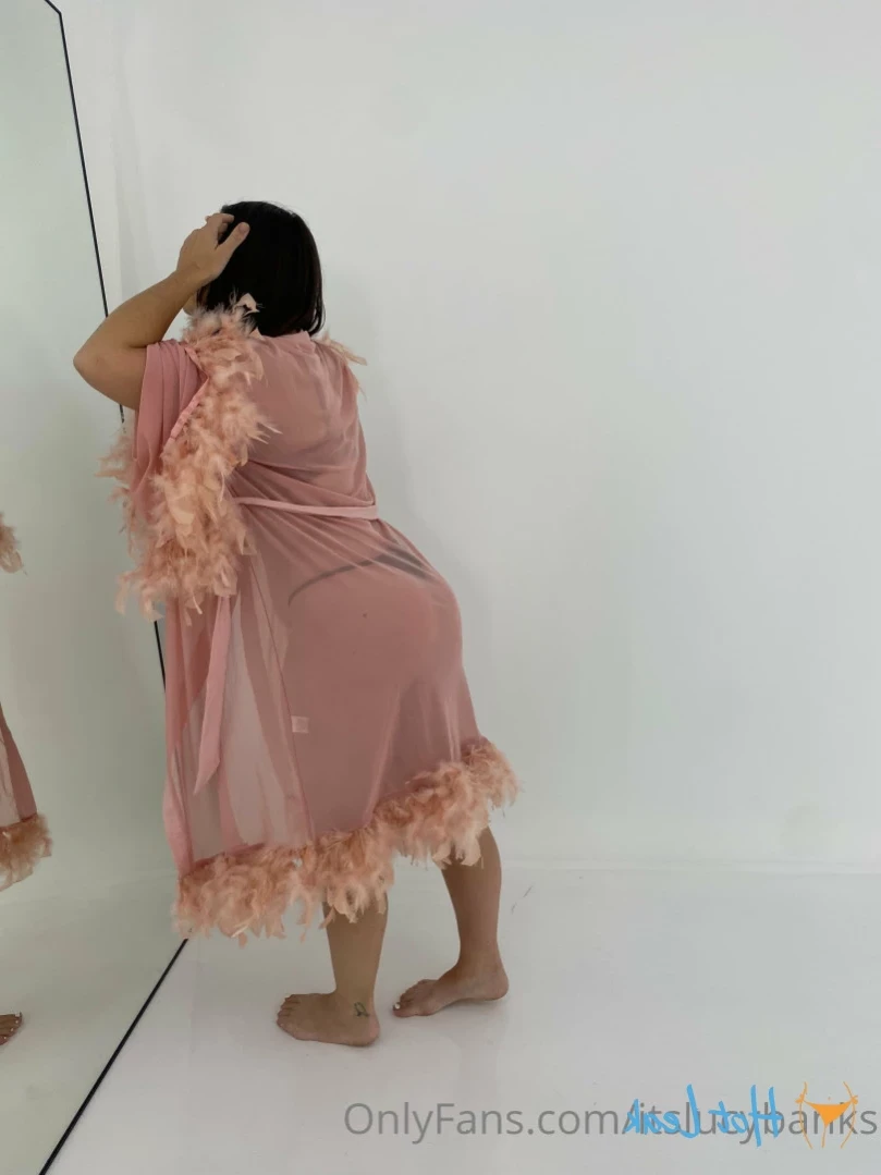 itslucybanks Onlyfans leaked photo 15698668 on Hotleaks.tv