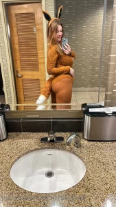 5735599