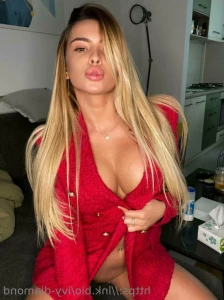 16068037