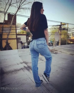 5608461