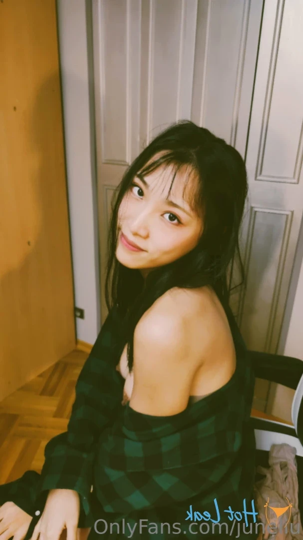 June Liu SpicyGum [ juneliu ] Onlyfans leaked photo 13799661 on Hotleaks.tv