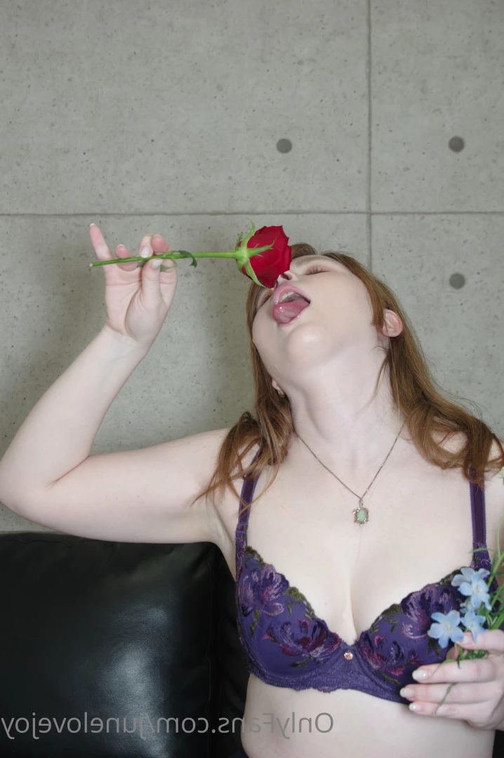 June Lovejoy [ junelovejoy ] Onlyfans leaked photo 9188489 on Hotleaks.tv