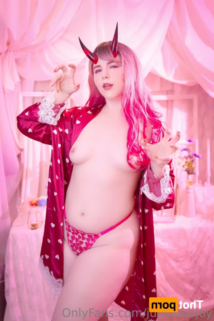 June Lovejoy [ junelovejoy ] Onlyfans leaked photo 14859753 on Hotleaks.tv
