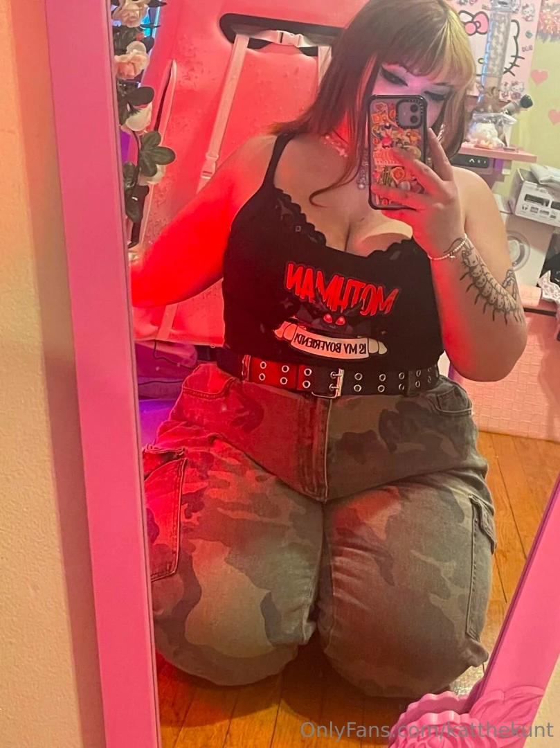 Kat [ katthekunt ] Onlyfans leaked photo 18396915 on Hotleaks.tv