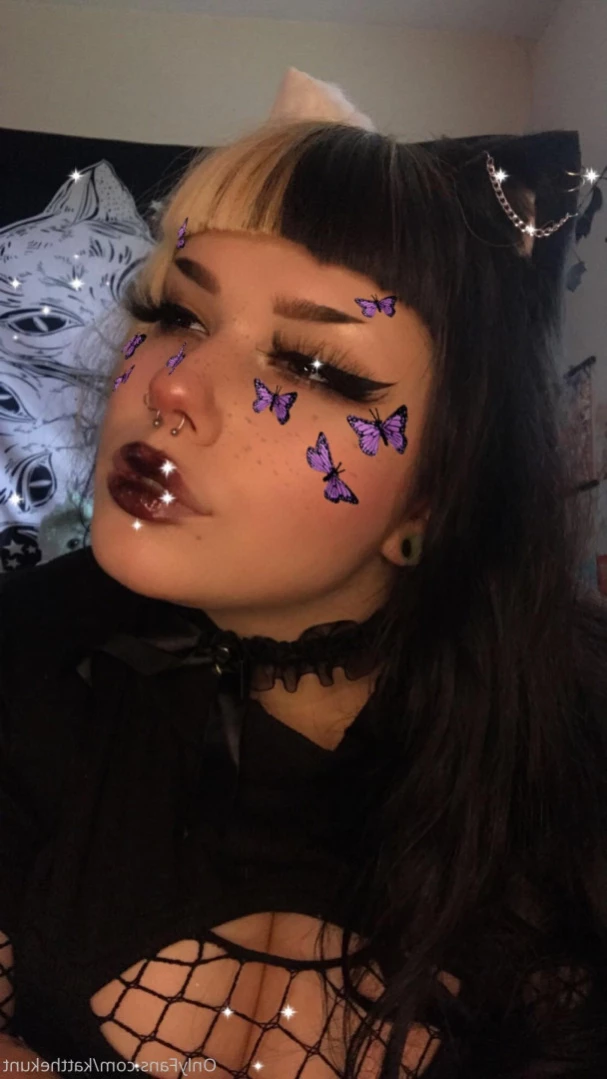 Kat [ katthekunt ] Onlyfans leaked photo 11630827 on Hotleaks.tv