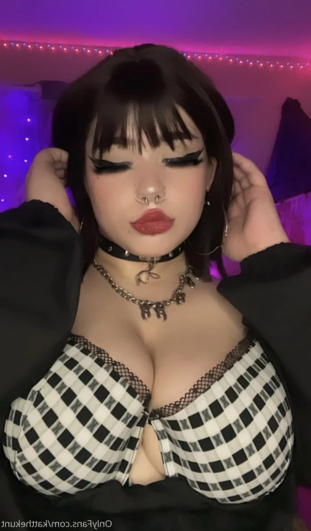 Kat [ katthekunt ] Onlyfans leaked photo 14633297 on Hotleaks.tv