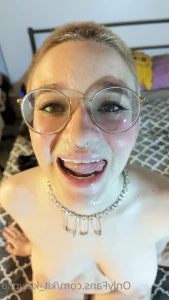 5685143
