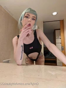 5681072
