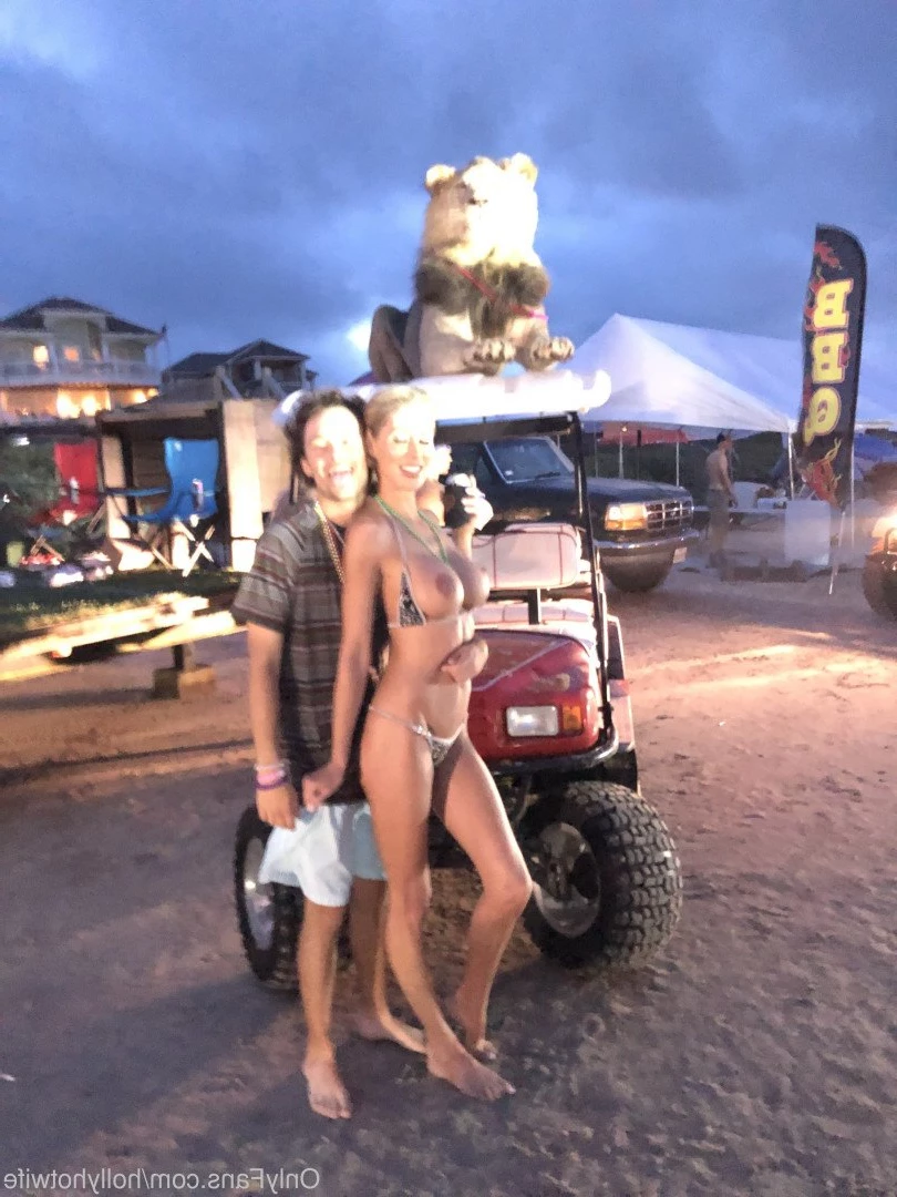 hollyhotwife Onlyfans leaked photo 492210 on Hotleaks.tv