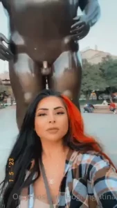 18585437