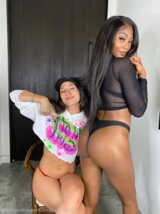5637287