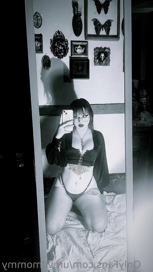 Raven🕷🕸 [ urevilmommy ] Onlyfans leaked photo 11148574 on Hotleaks.tv