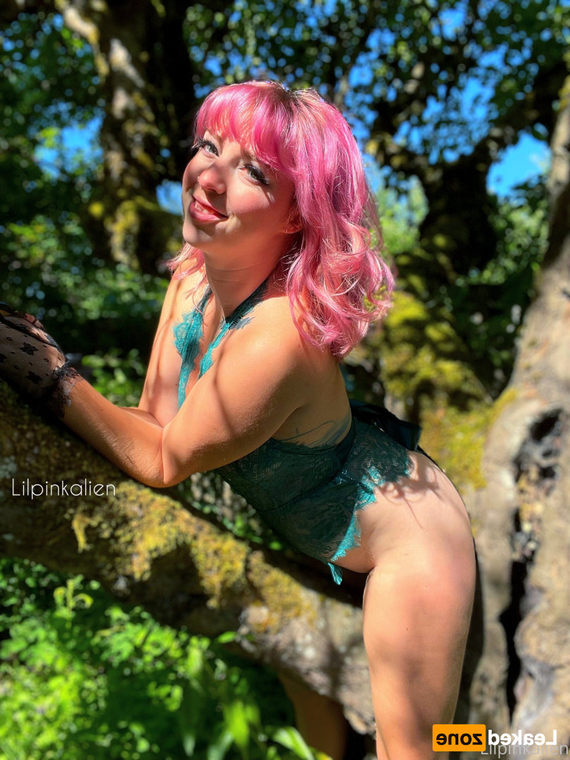 Naomi ✨ [ lilpinkalien ] Onlyfans leaked photo 16726270 on Hotleaks.tv