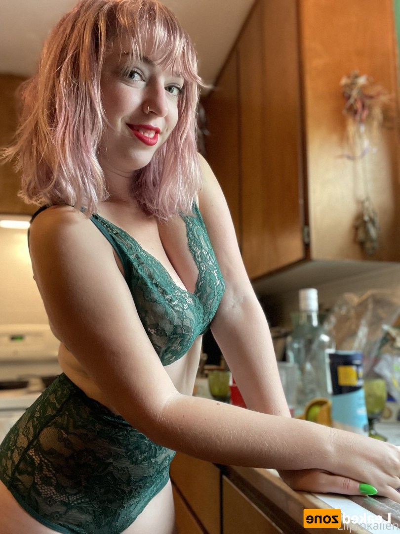 Naomi ✨ [ lilpinkalien ] Onlyfans leaked photo 16726350 on Hotleaks.tv