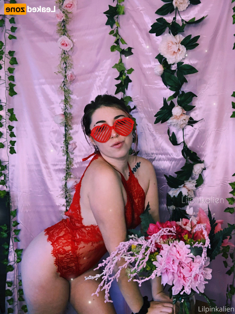 Naomi ✨ [ lilpinkalien ] Onlyfans leaked photo 16727170 on Hotleaks.tv