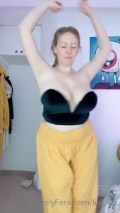 8692871