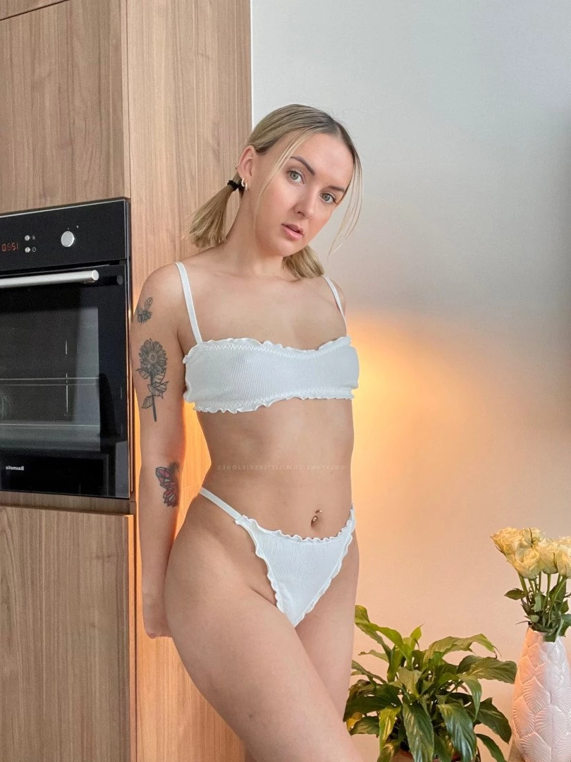 EVIE 🌻 𝗡𝗲𝘄 𝘀𝘂𝗯 = 𝗙𝗿𝗲𝗲 🍆 𝗿𝗮𝘁𝗶𝗻𝗴 [ littleeviejones ] Onlyfans leaked photo 5453806 on Hotleaks.tv