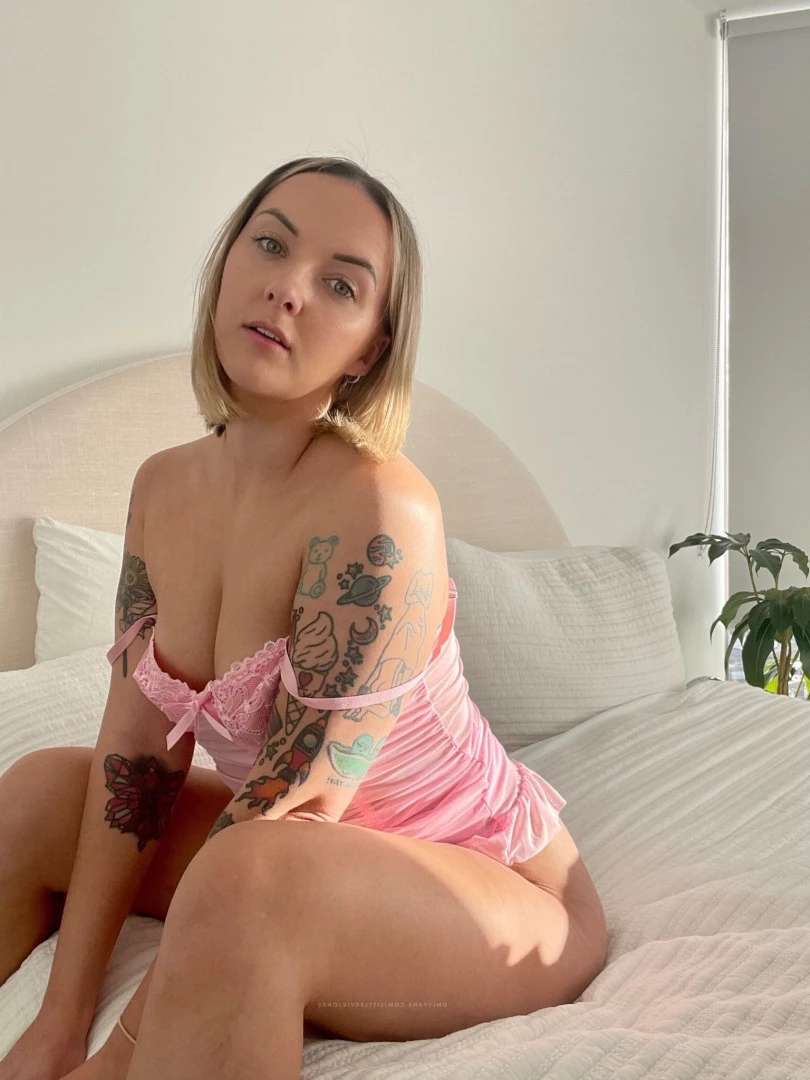 EVIE 🌻 𝗡𝗲𝘄 𝘀𝘂𝗯 = 𝗙𝗿𝗲𝗲 🍆 𝗿𝗮𝘁𝗶𝗻𝗴 [ littleeviejones ] Onlyfans leaked photo 9503159 on Hotleaks.tv