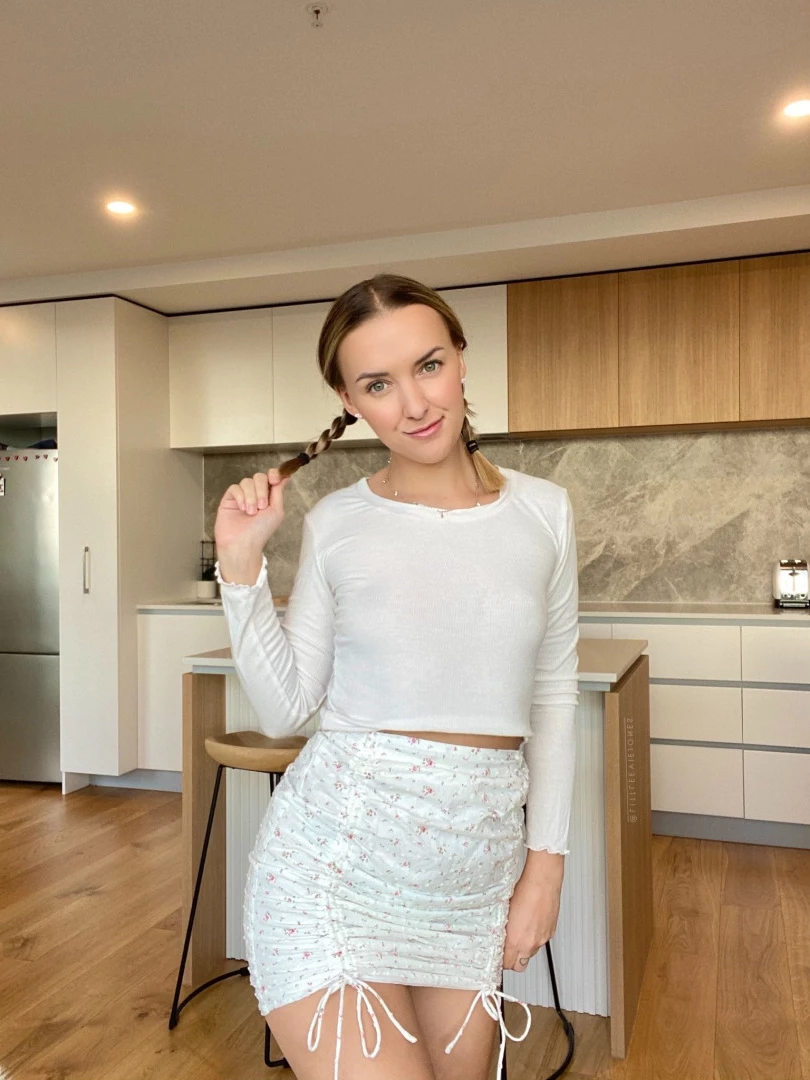 EVIE 🌻 𝗡𝗲𝘄 𝘀𝘂𝗯 = 𝗙𝗿𝗲𝗲 🍆 𝗿𝗮𝘁𝗶𝗻𝗴 [ littleeviejones ] Onlyfans leaked photo 9510557 on Hotleaks.tv