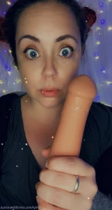 5585082