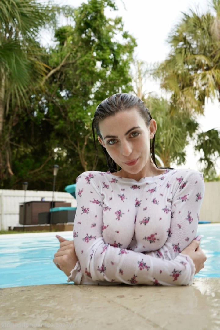 Luna Benna [ lunabennatv ] Onlyfans leaked photo 10244543 on Hotleaks.tv