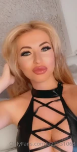 5761915