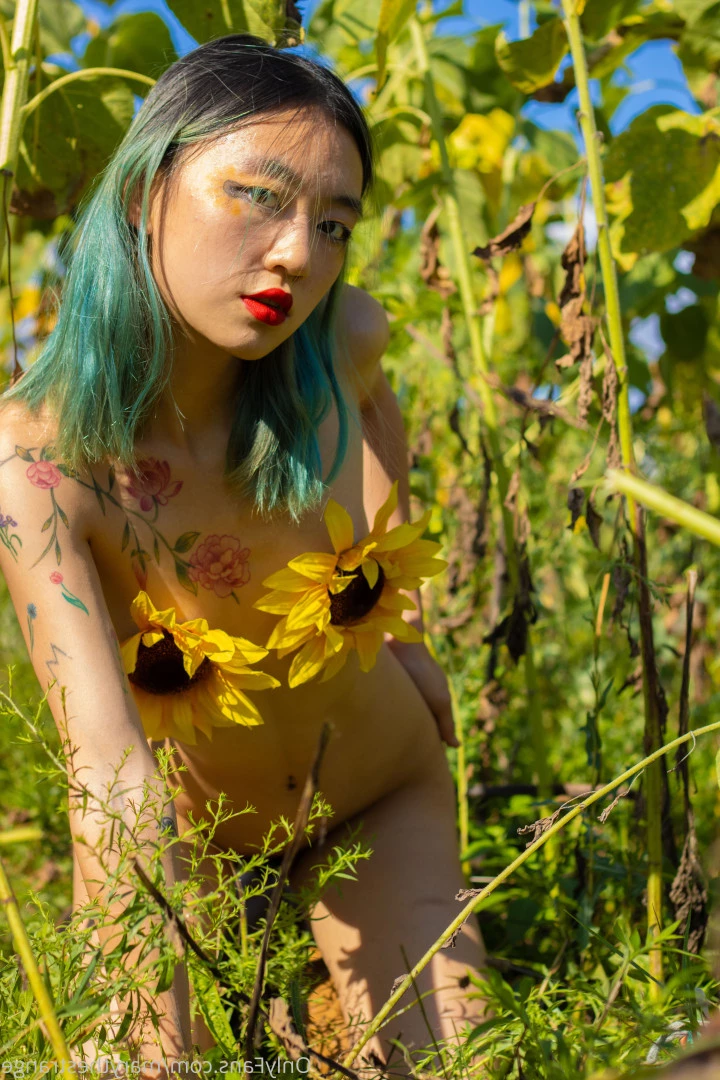 Mary [ marythestrange ] Onlyfans leaked photo 5574327 on Hotleaks.tv