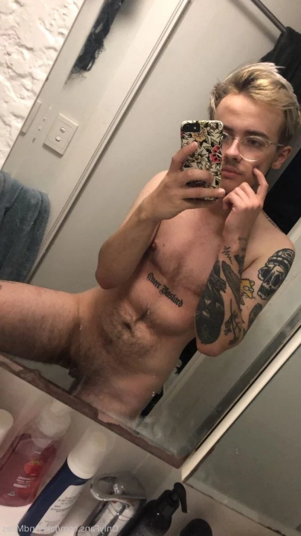 Miles 🌤🐶 [ milesmutt ] Onlyfans leaked photo 5395082 on Hotleaks.tv