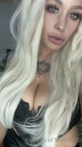 10566819