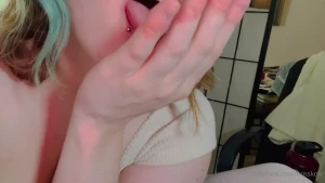7863577