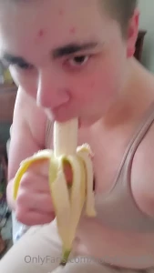 5221931
