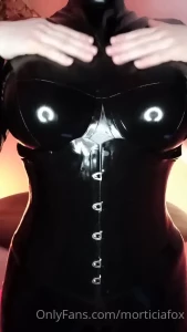 8668981