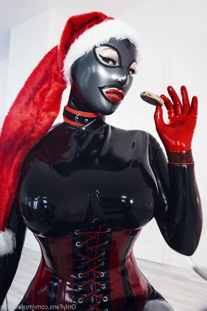 Morticia Fox [ morticiafox ] Onlyfans leaked photo 9303738 on Hotleaks.tv