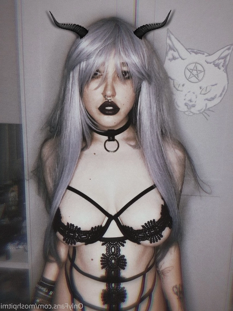 Miya ✄ [ moshpitmi ] Onlyfans leaked photo 5101724 on Hotleaks.tv