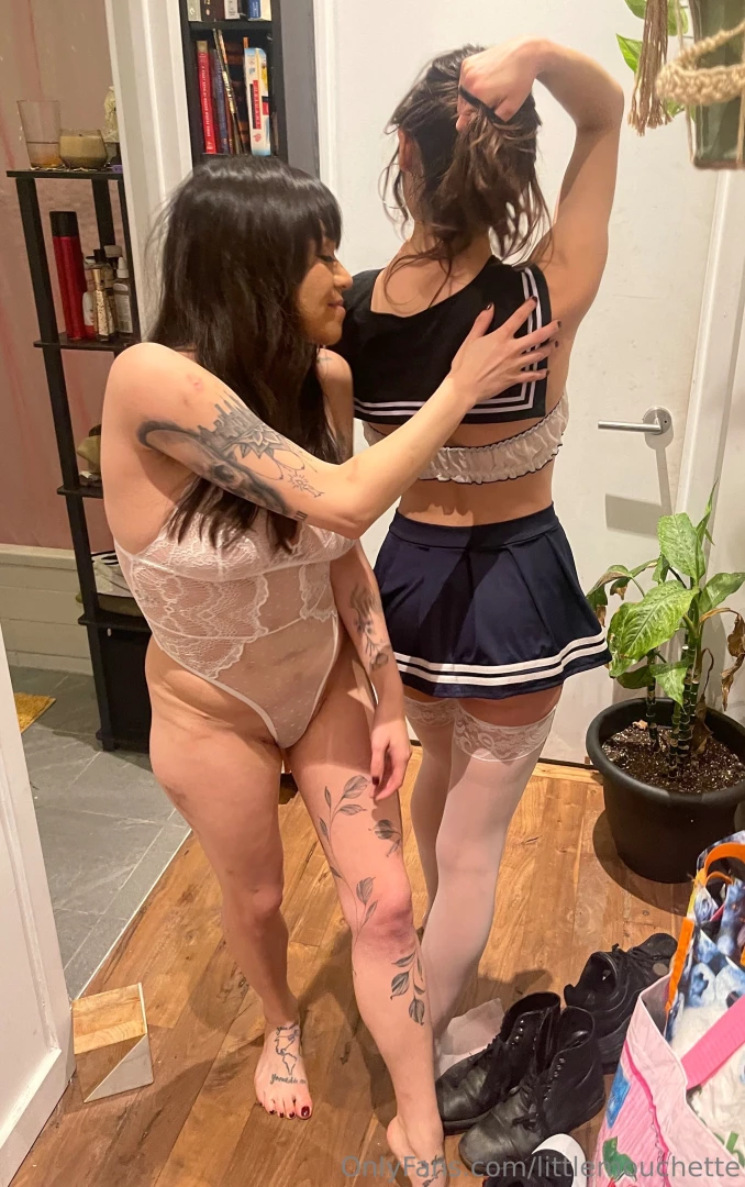 Mouchette 💦 Tiny 22/5'4/95lb Hotwife [ littlemouchette ] Onlyfans leaked photo 18555756 on Hotleaks.tv