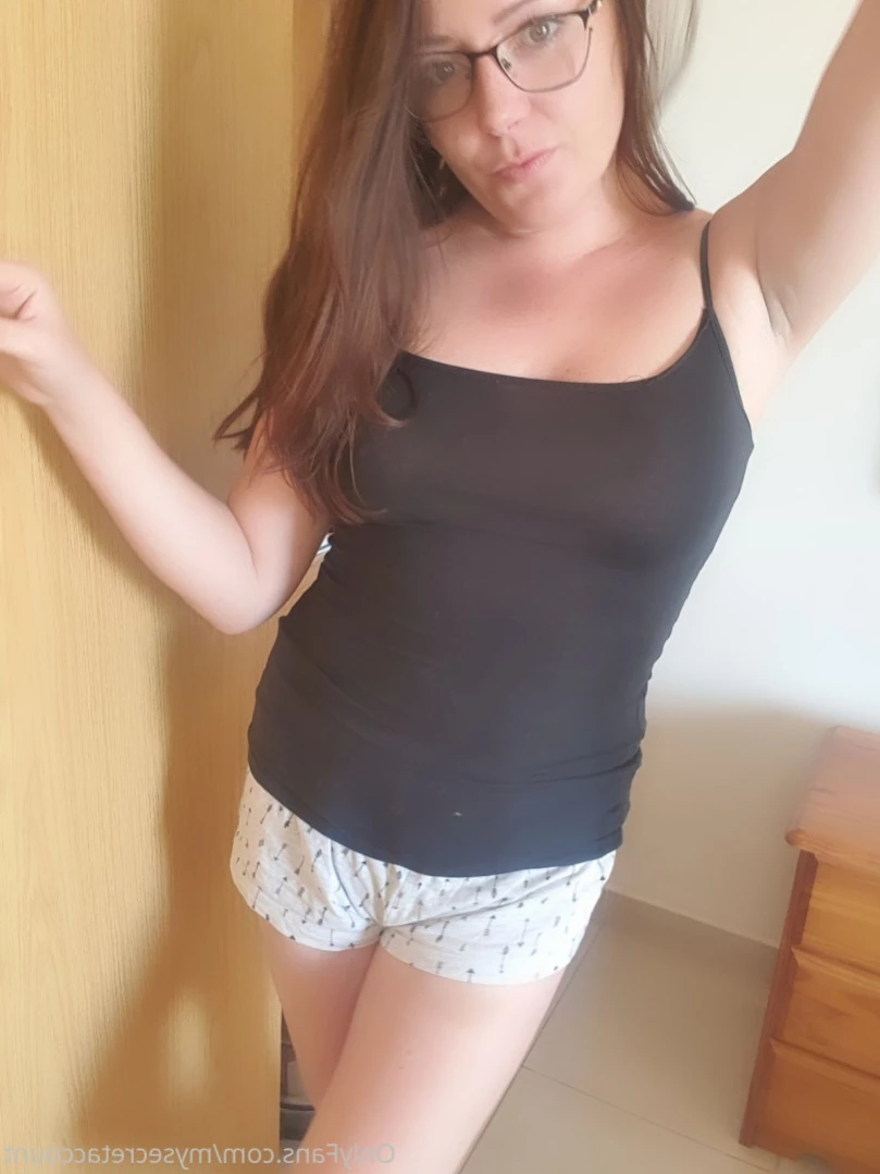 Mom's naughty secret [ mrsnicolessecret ] Onlyfans leaked photo 11093677 on Hotleaks.tv