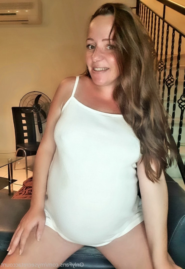 Mom's naughty secret [ mrsnicolessecret ] Onlyfans leaked photo 12472262 on Hotleaks.tv