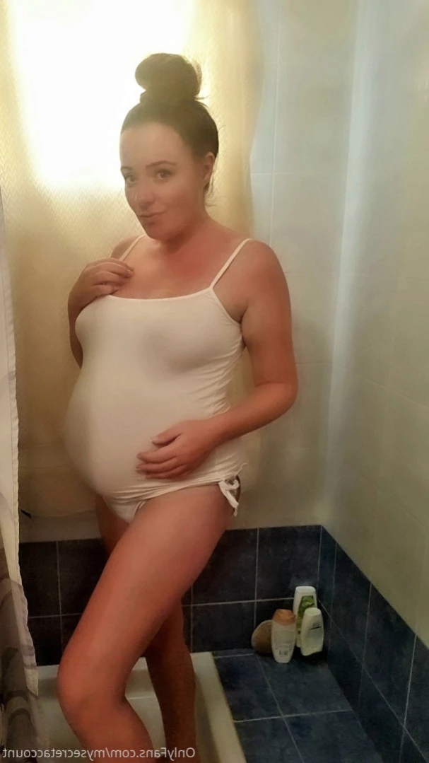 Mom's naughty secret [ mrsnicolessecret ] Onlyfans leaked photo 16186964 on Hotleaks.tv