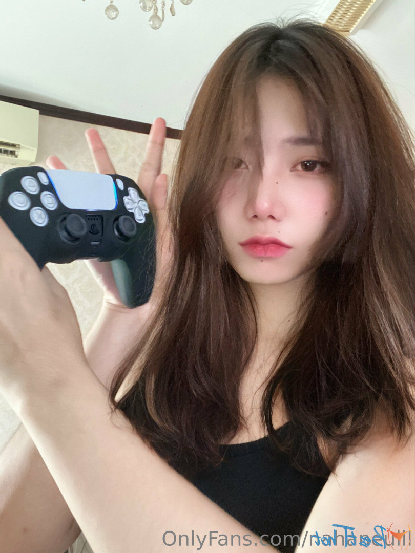 H a n e u l 💗 [ nahaneulll ] Onlyfans leaked photo 16799304 on Hotleaks.tv