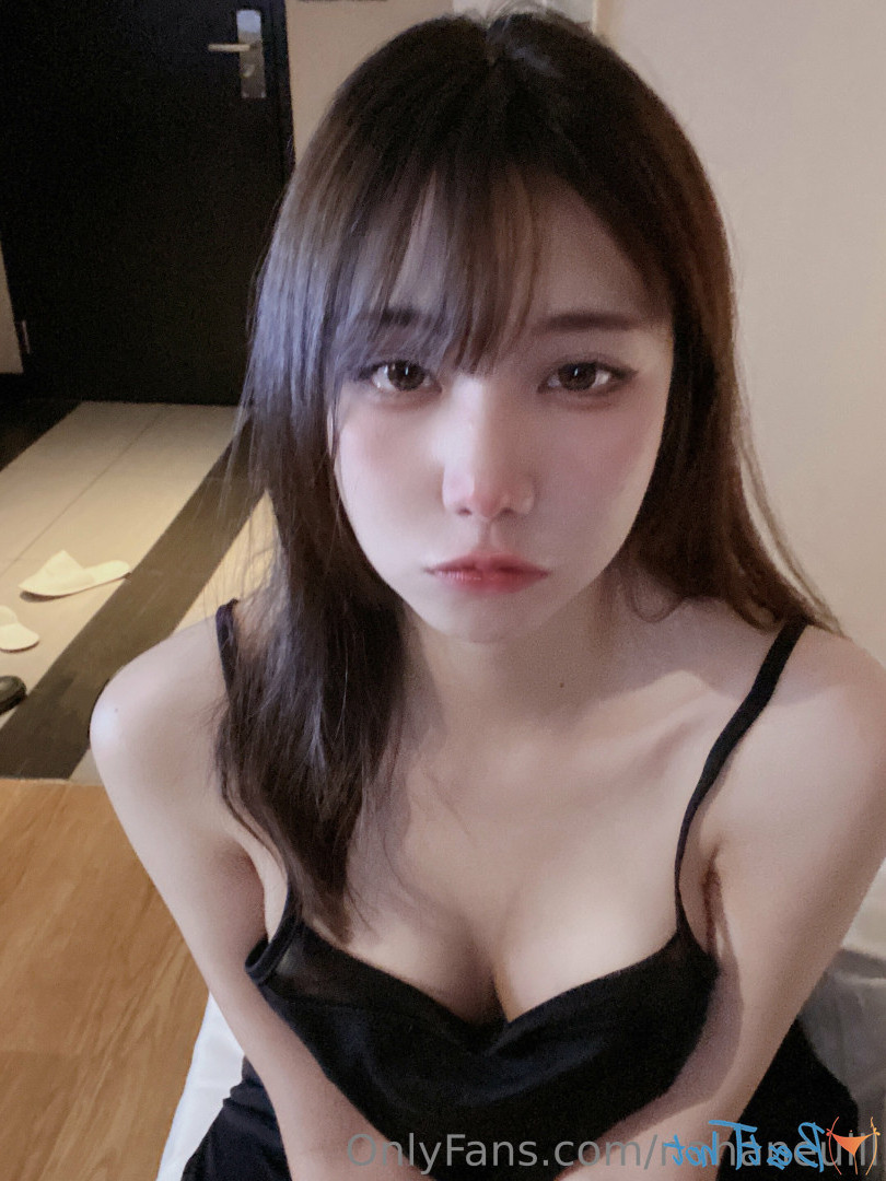 H a n e u l 💗 [ nahaneulll ] Onlyfans leaked photo 16799674 on Hotleaks.tv